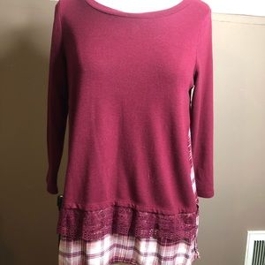 Cute maroon top
